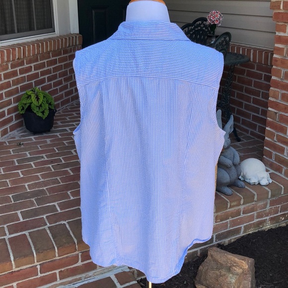 Karen Scott 2X button down tank. - Picture 5 of 6
